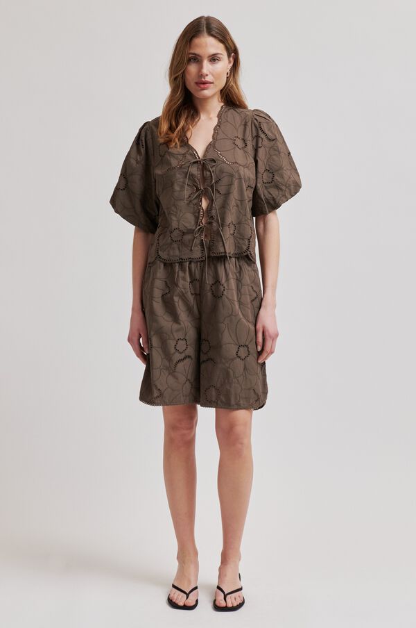 Avrille Shorts
