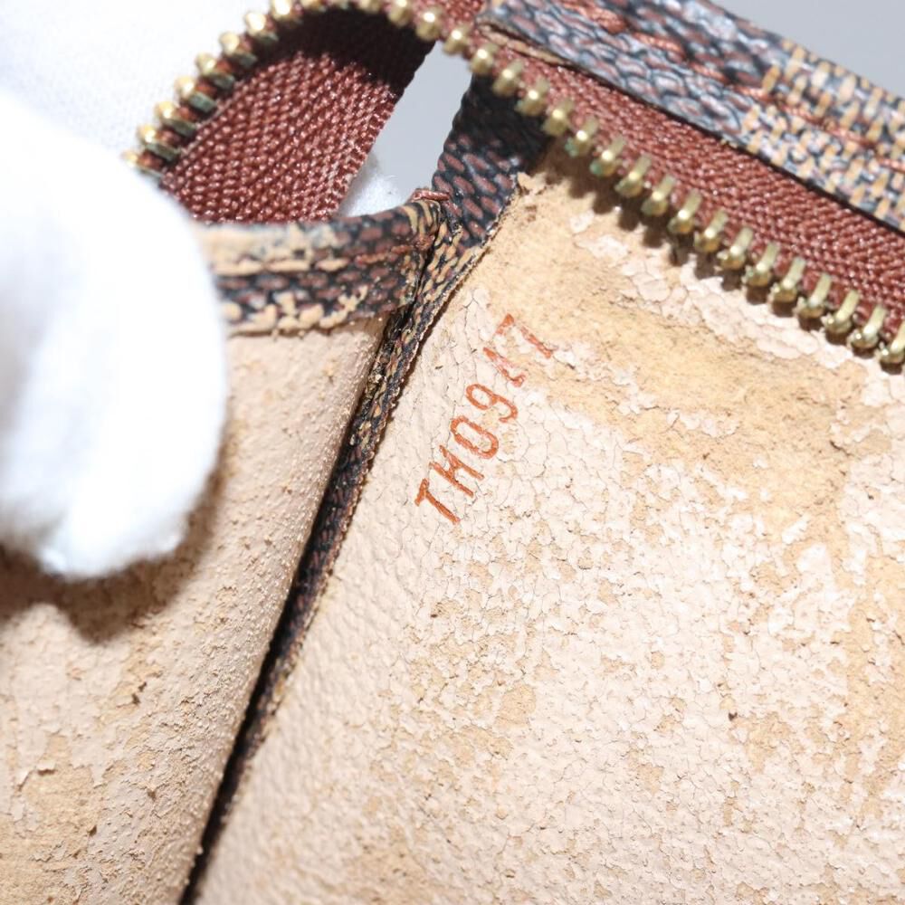 Louis Vuitton Poche Toilette