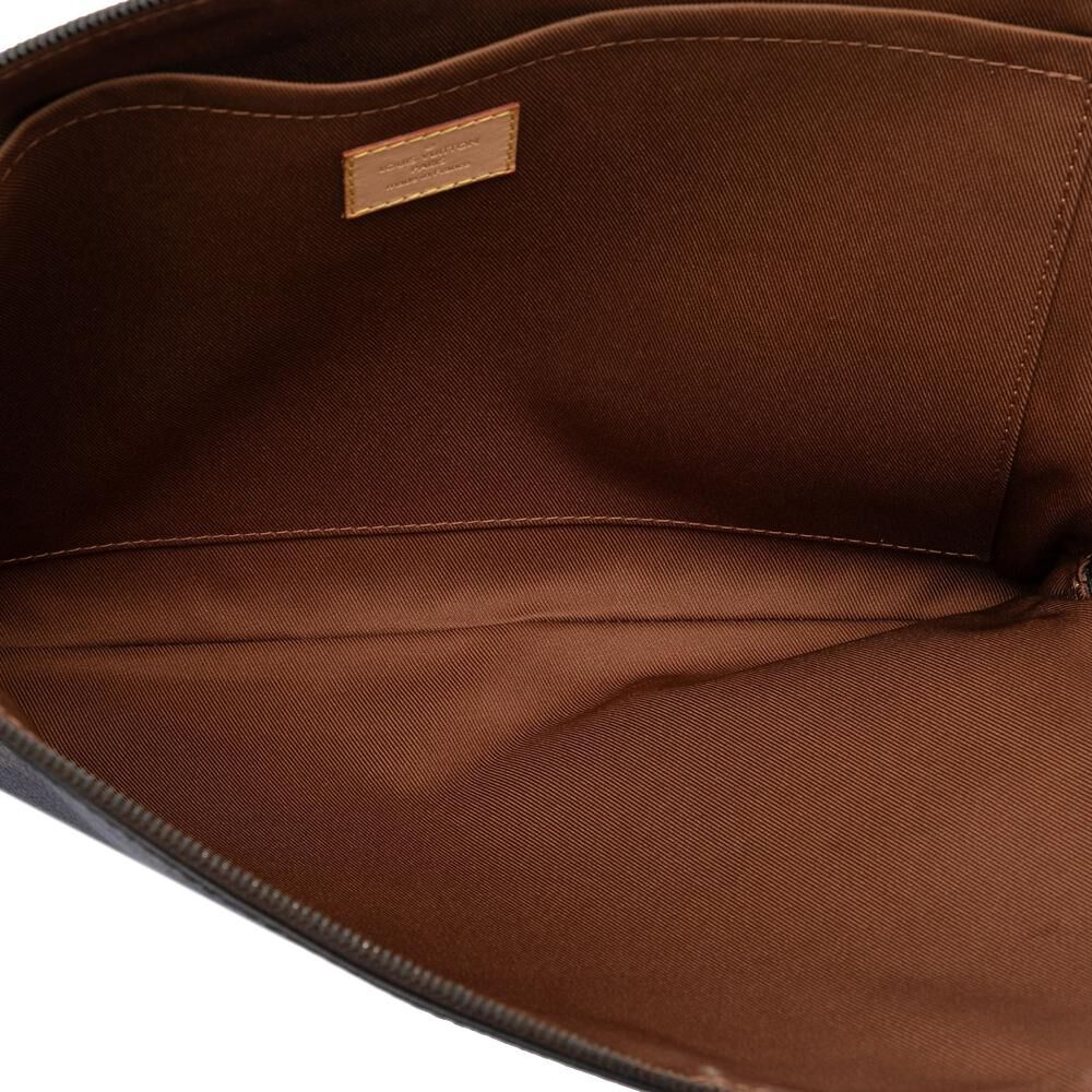 Louis Vuitton Clutch