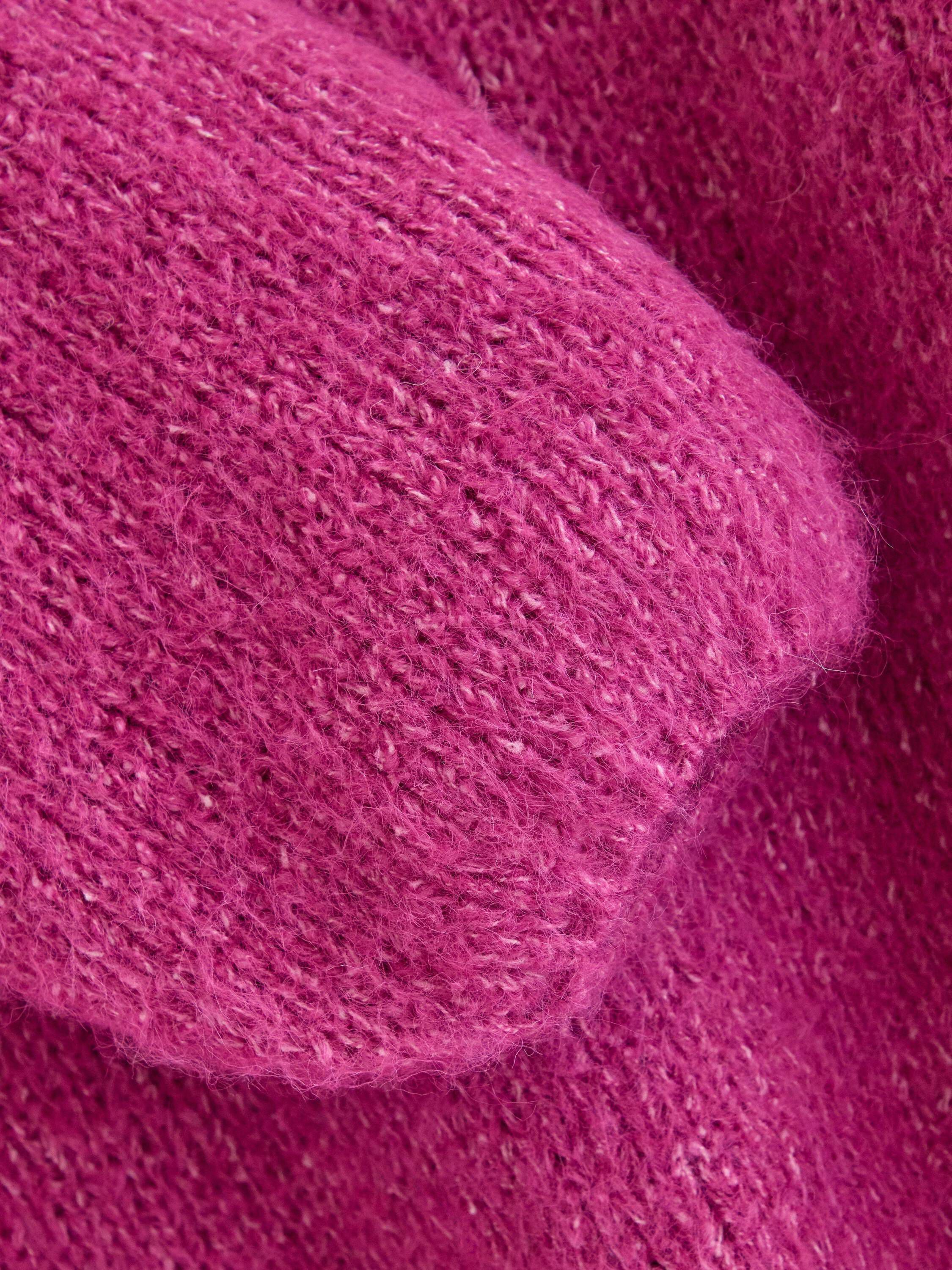 Soft and cosy knitted cardigan with