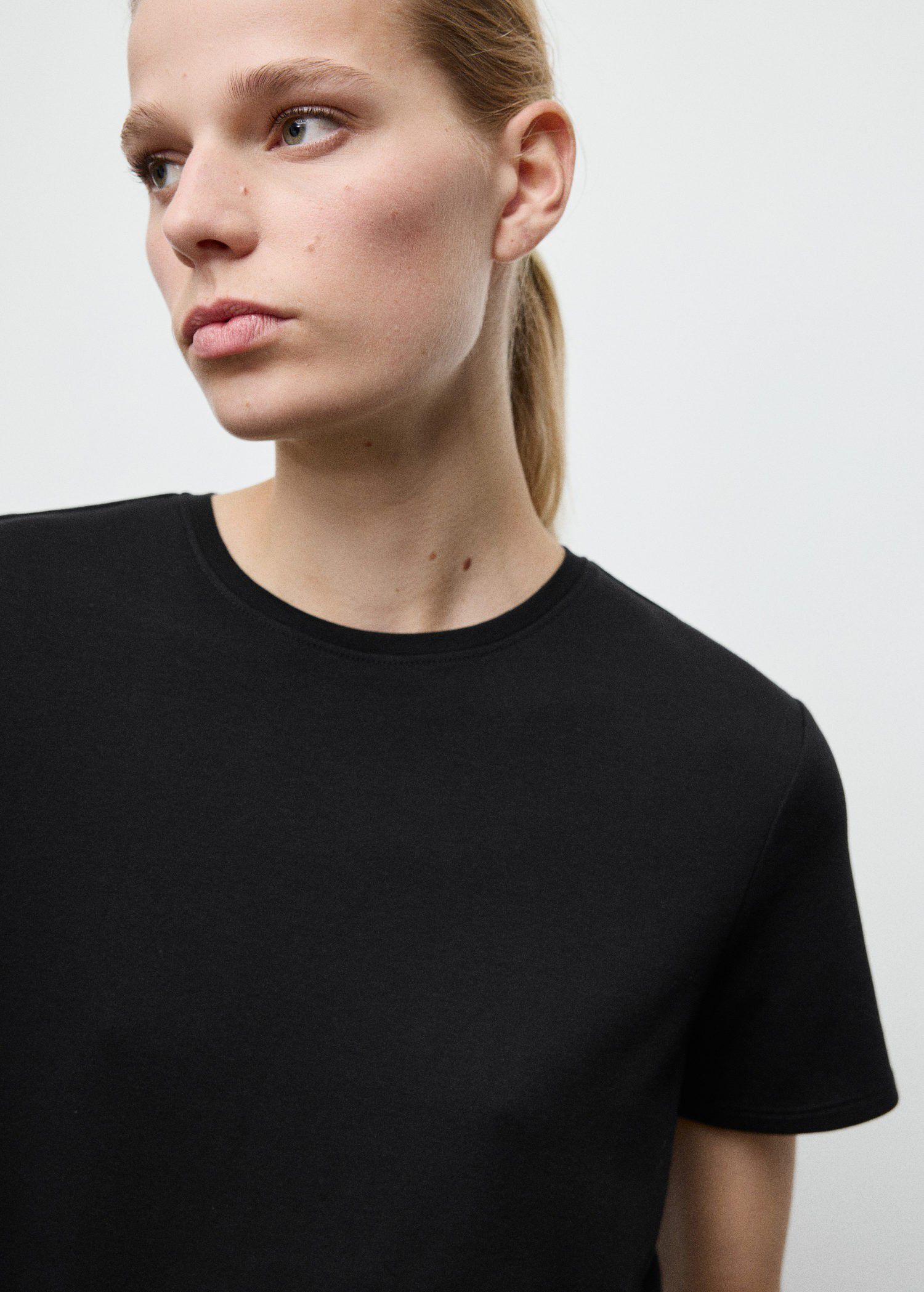 Short-sleeved cotton t-shirt