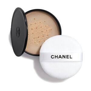 L&Oslash;ST PUDDER, NATURLIG FINISH. ON-THE-GO FORMAT