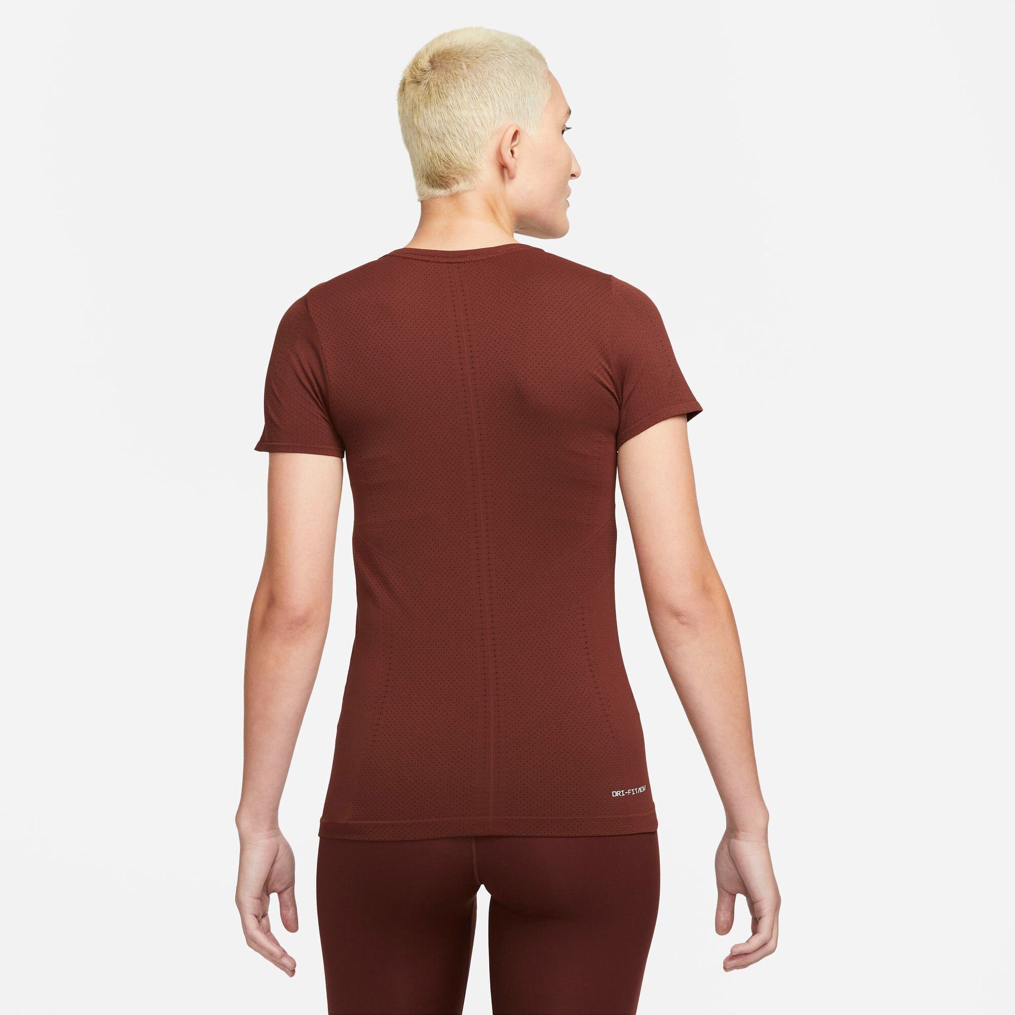 Dri-FIT ADV Aura Slim-Fit tr&aelig;nings T-shirt