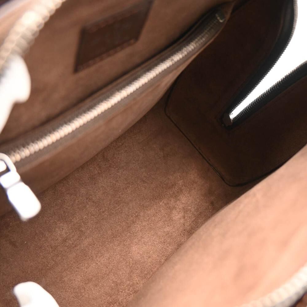 Louis Vuitton Pont Neuf