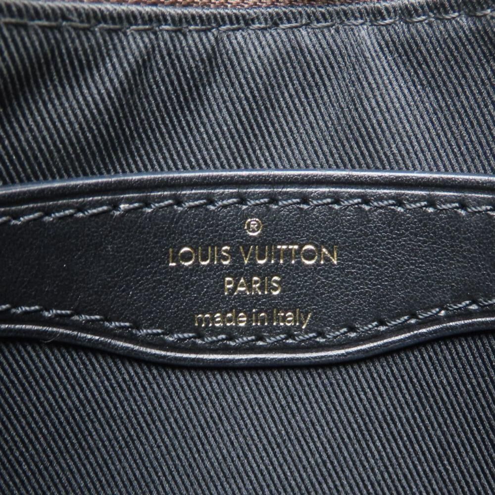 Louis Vuitton Shoulder Bags