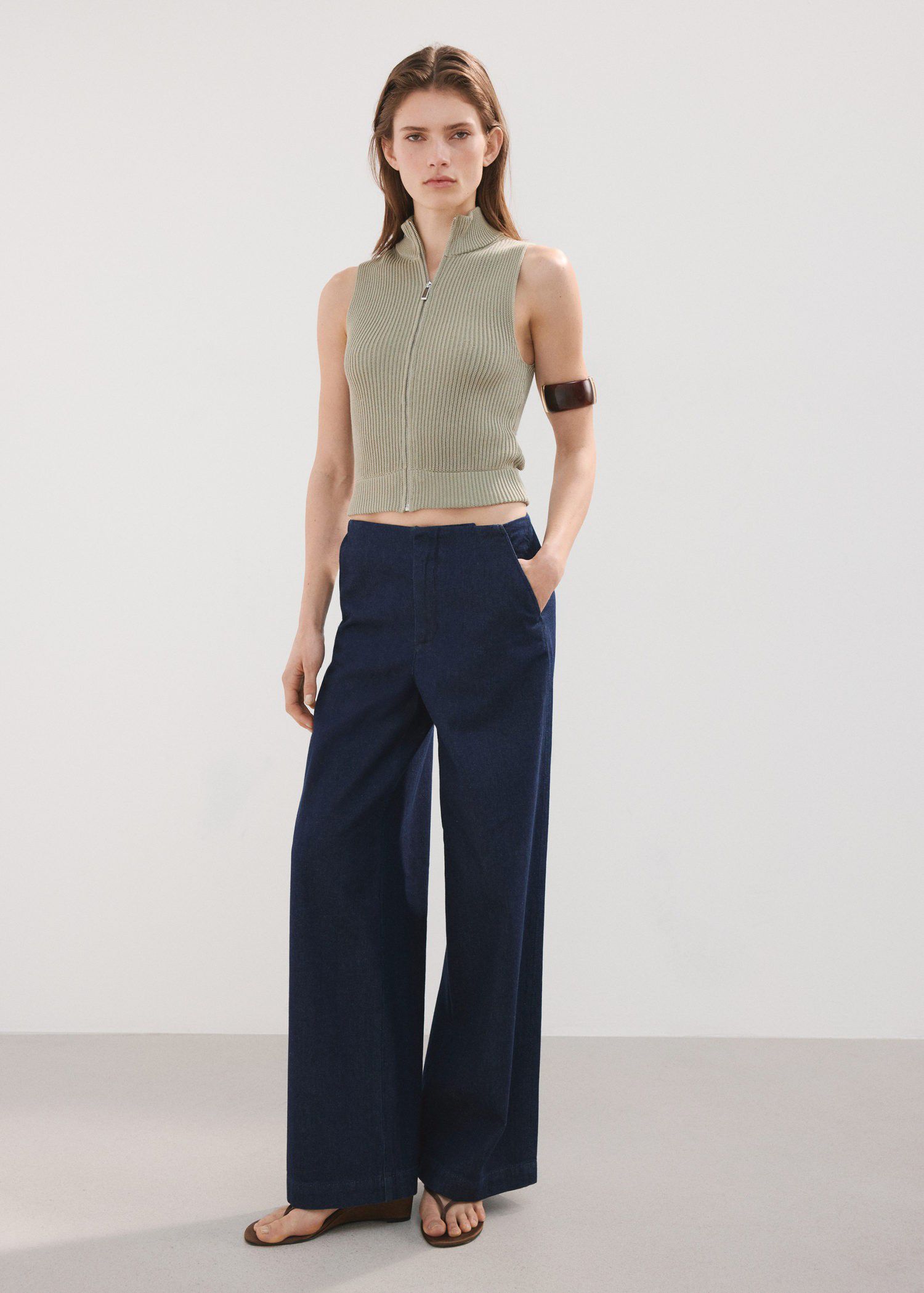Wide leg mid-rise jeans
