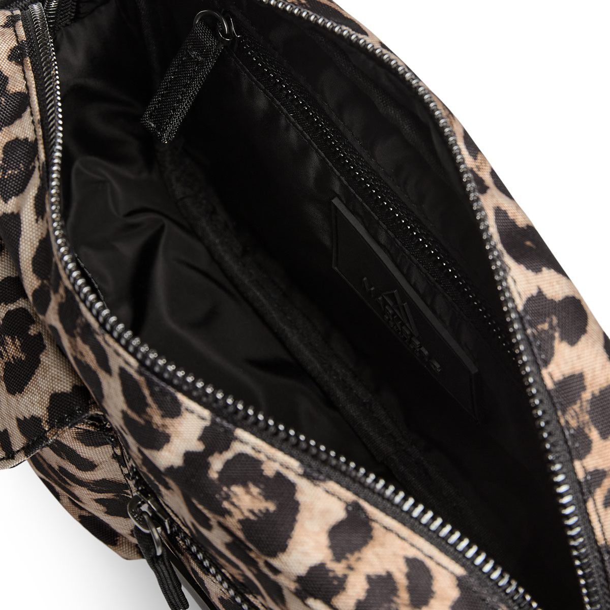 Darlambg Crossb. , Monochrome