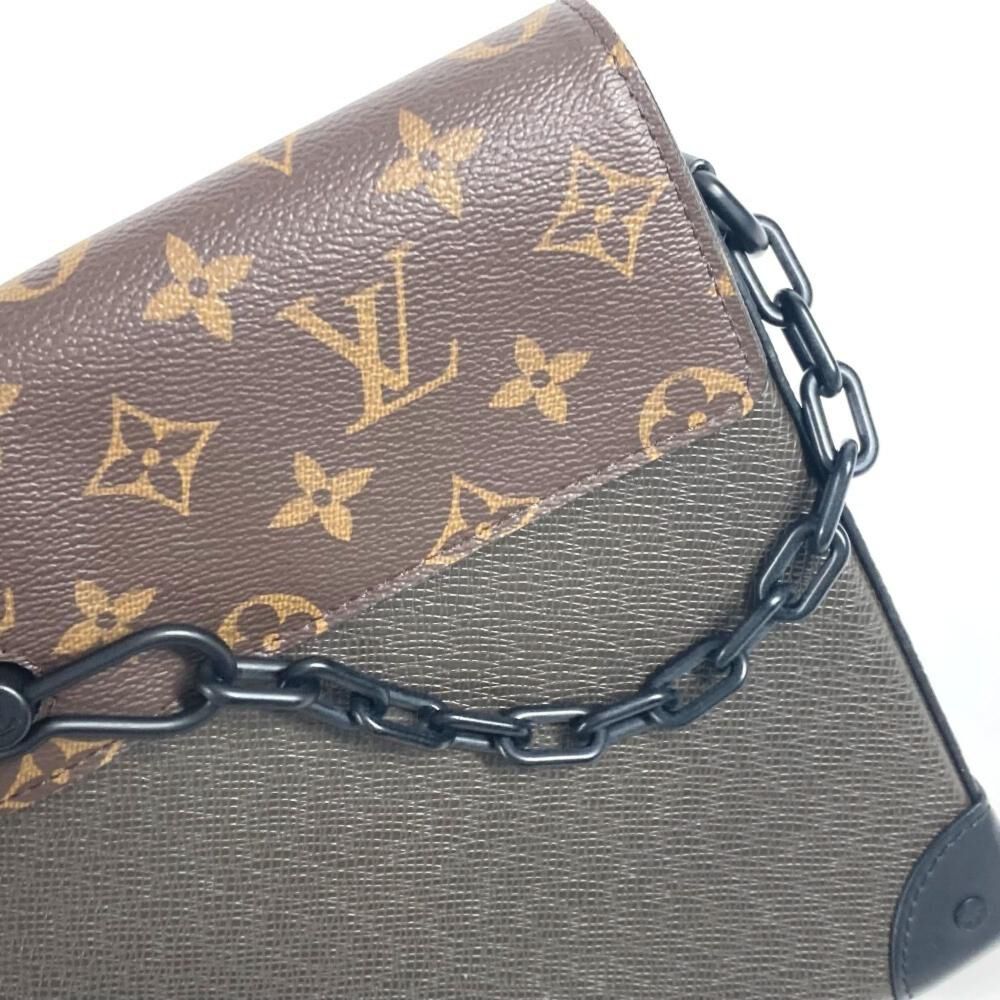 Louis Vuitton Clutch
