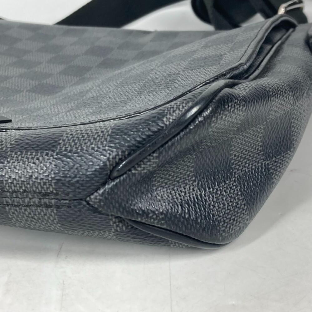 Louis Vuitton Messenger