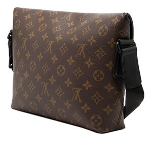 Louis Vuitton Shoulder Bags