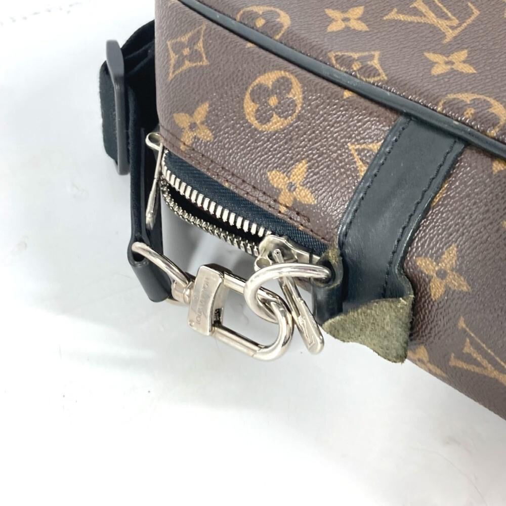 Louis Vuitton Porte Documents Voyage