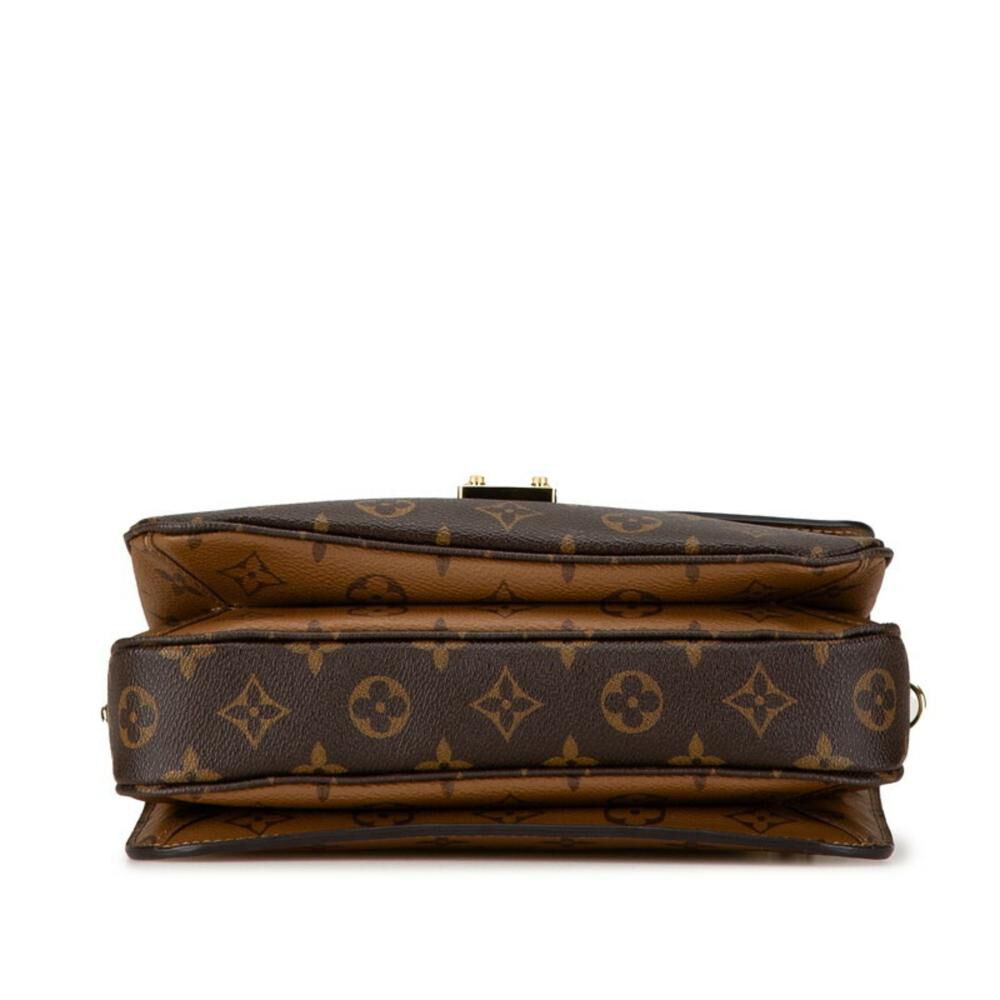 Louis Vuitton Shoulder Bags