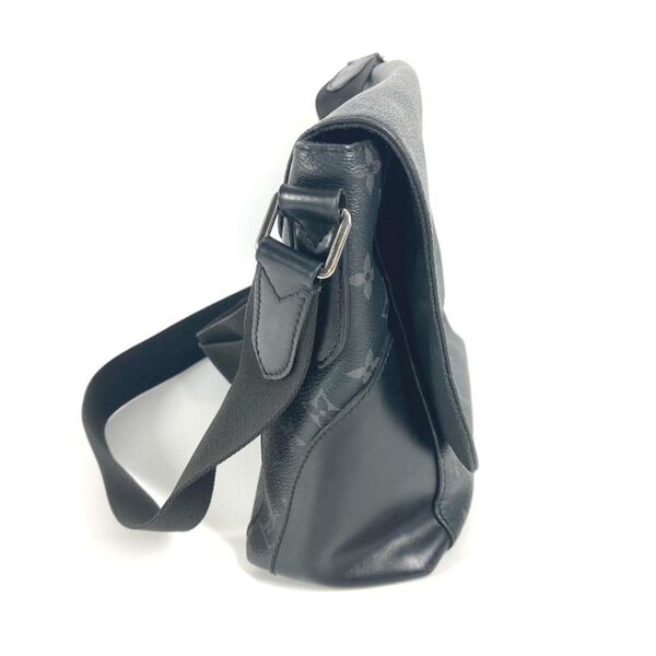 Louis Vuitton Messenger