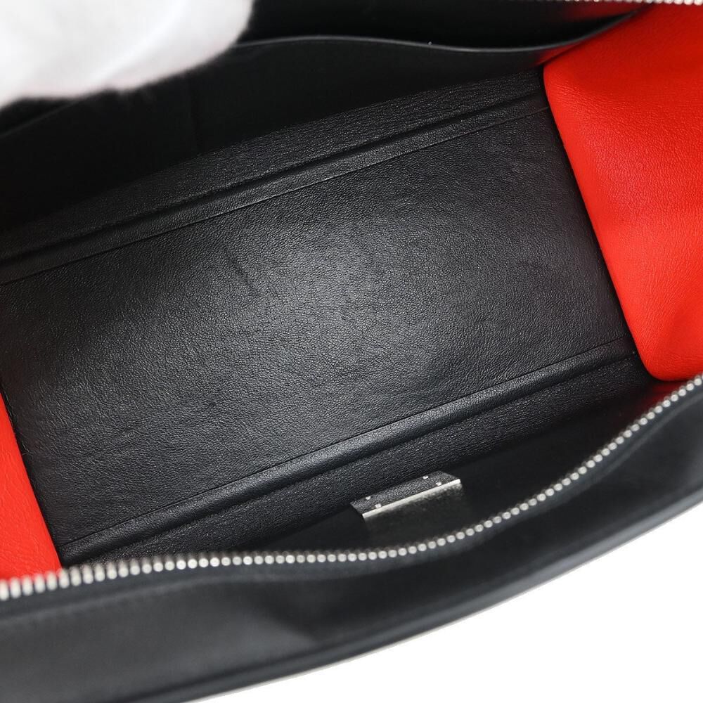 C&eacute;line Trapeze