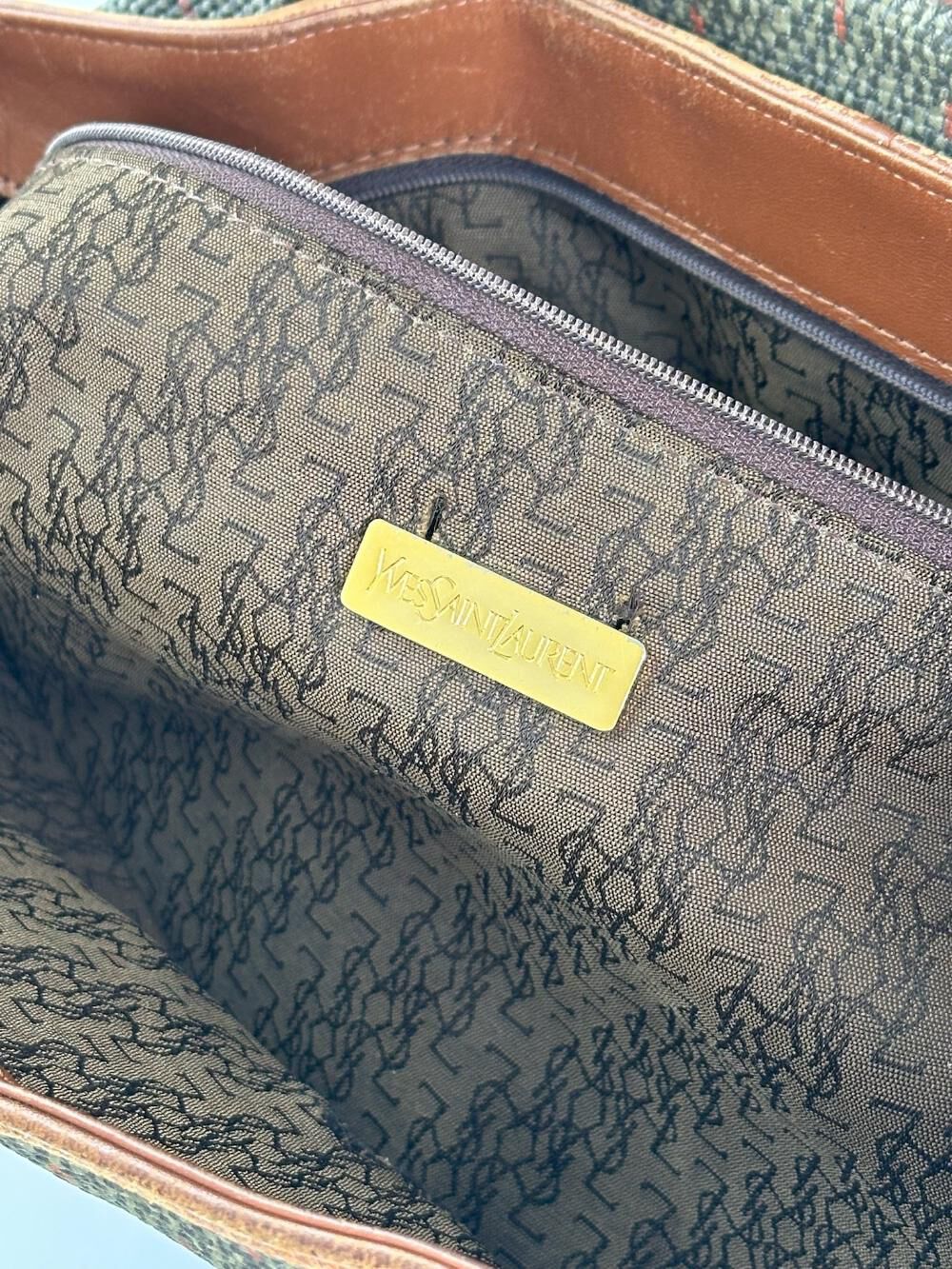 Yves Saint Laurent Tote