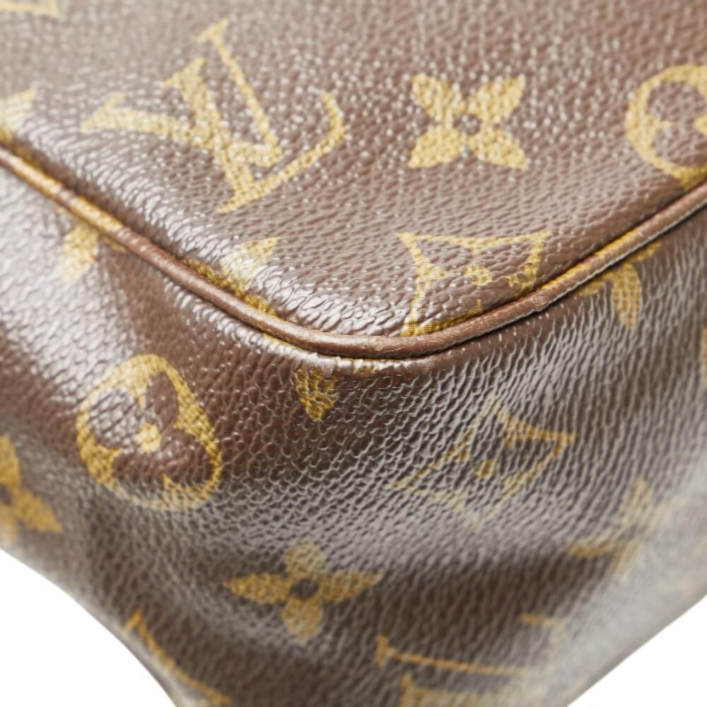 Louis Vuitton Clutch