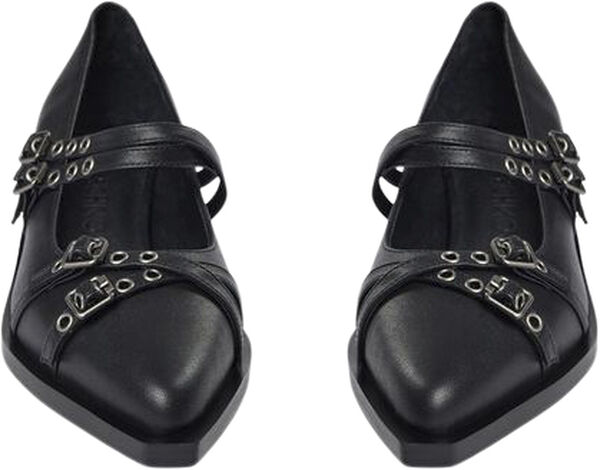 Shoe