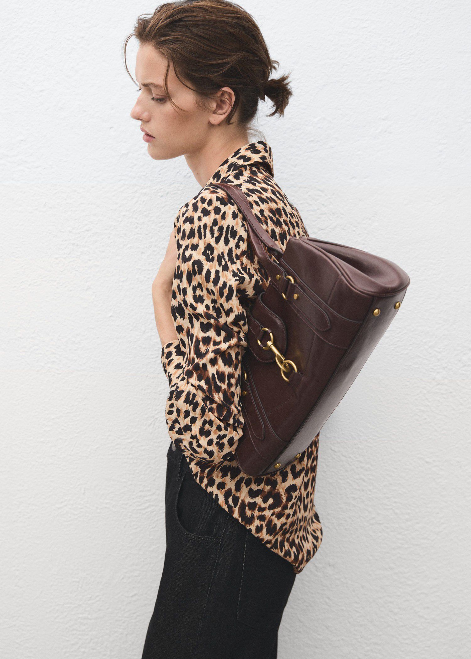 Fluid long-sleeved blouse