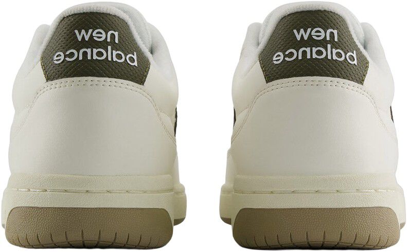 80 Sneakers