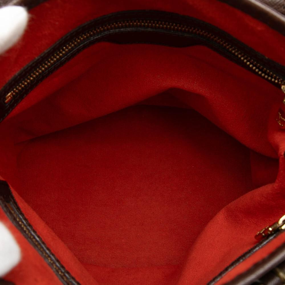 Louis Vuitton Marais