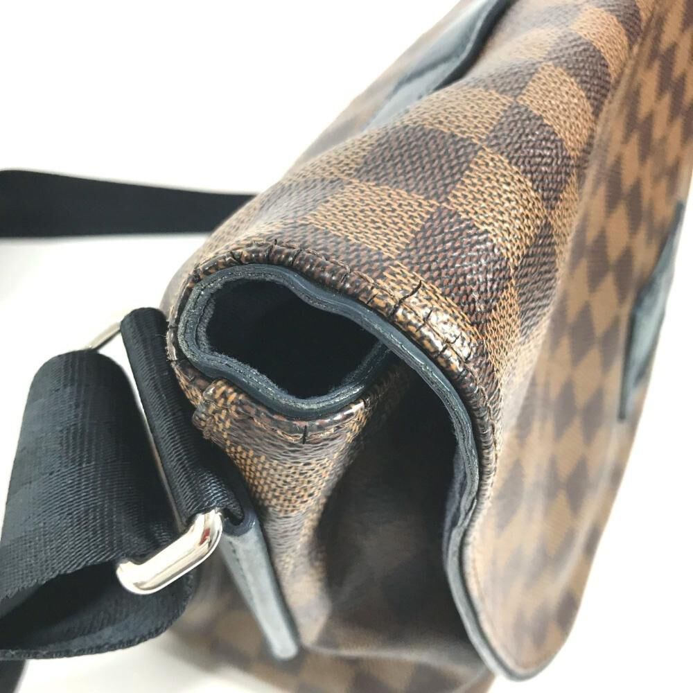 Louis Vuitton Messenger