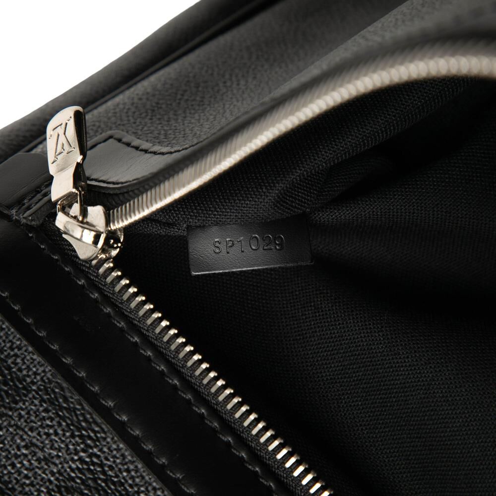 Louis Vuitton Messenger