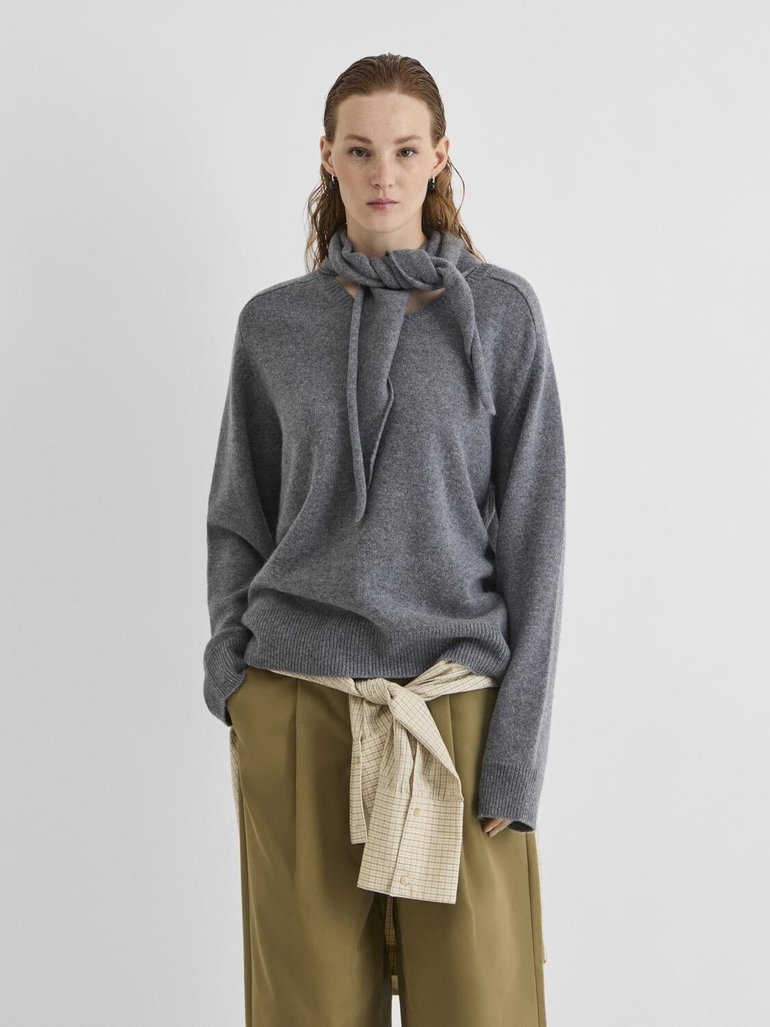 Roukate L/S V-Neck Knit/1