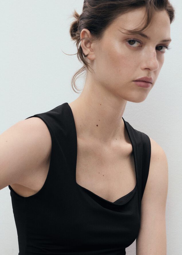 Fitted top with wide straps