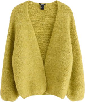 Soft and cosy knitted cardigan with