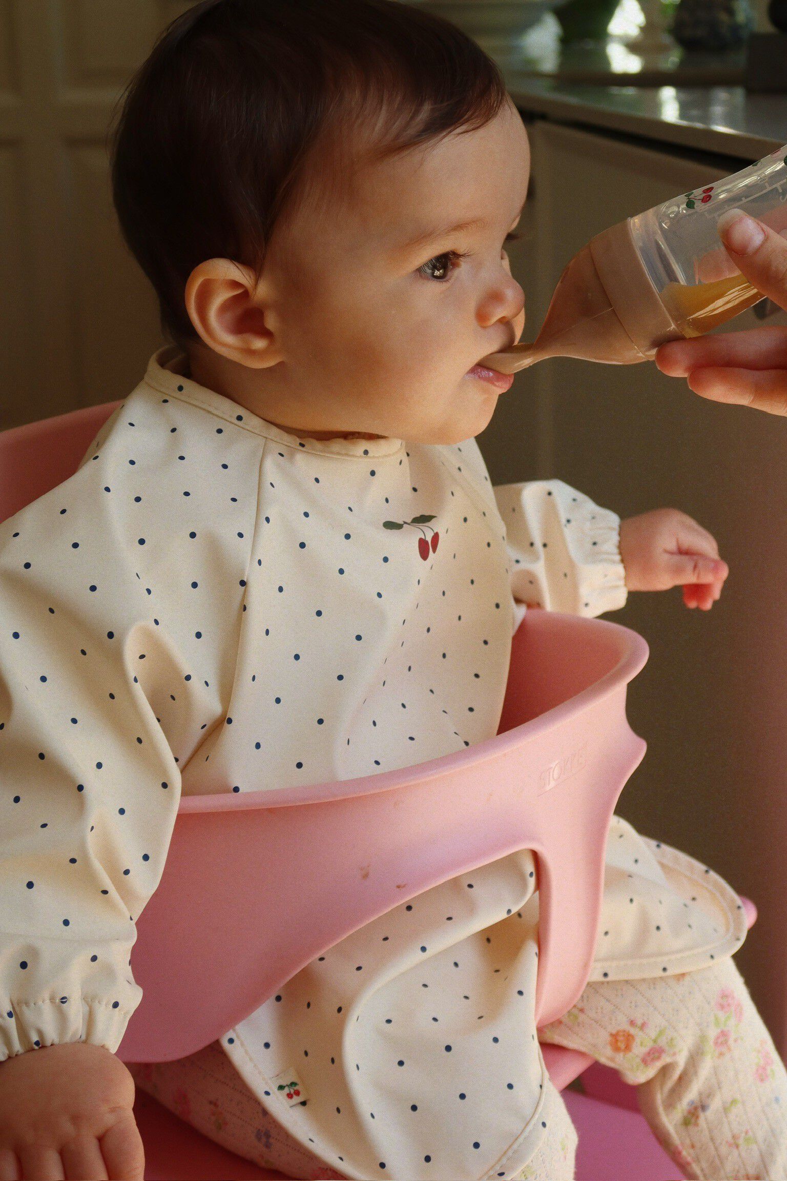 2 PACK DINNER BIB WITH SLEEVES