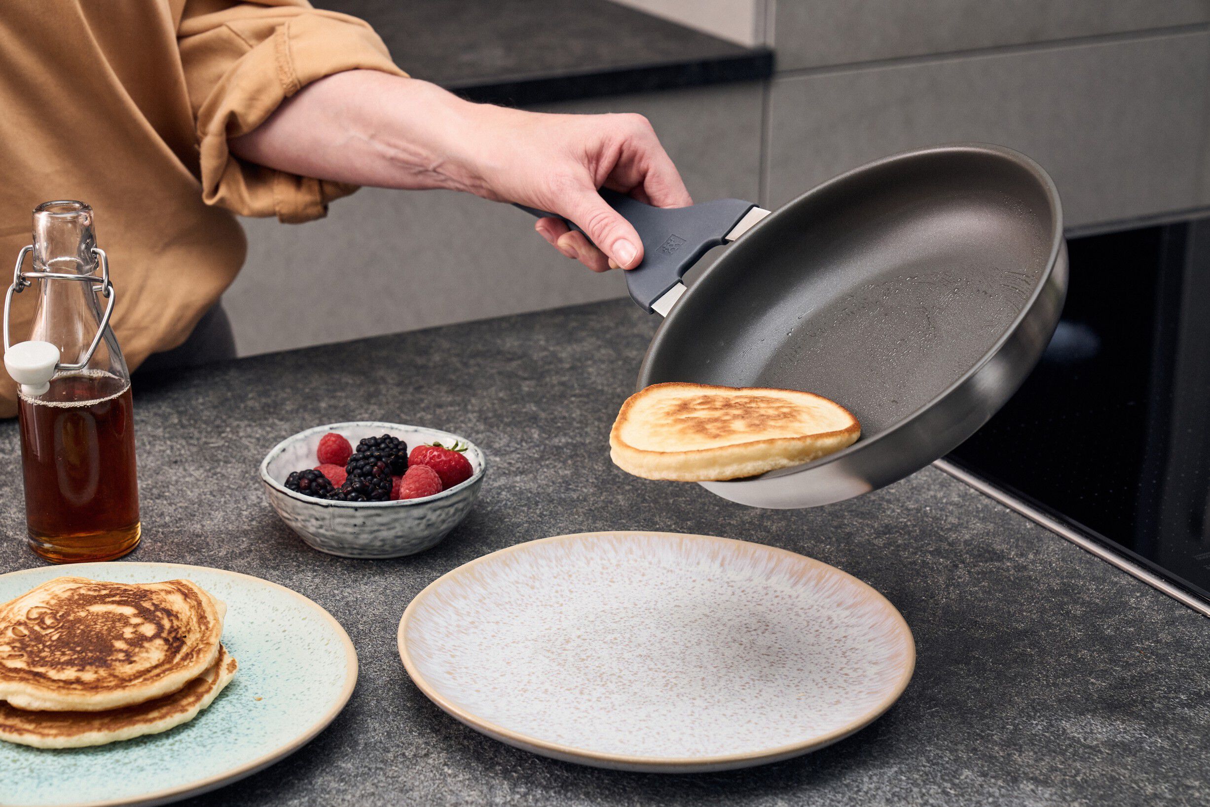 Simplify Stegepande, 20 cm, 18/10 rustfrit st&aring;l, Keramisk be