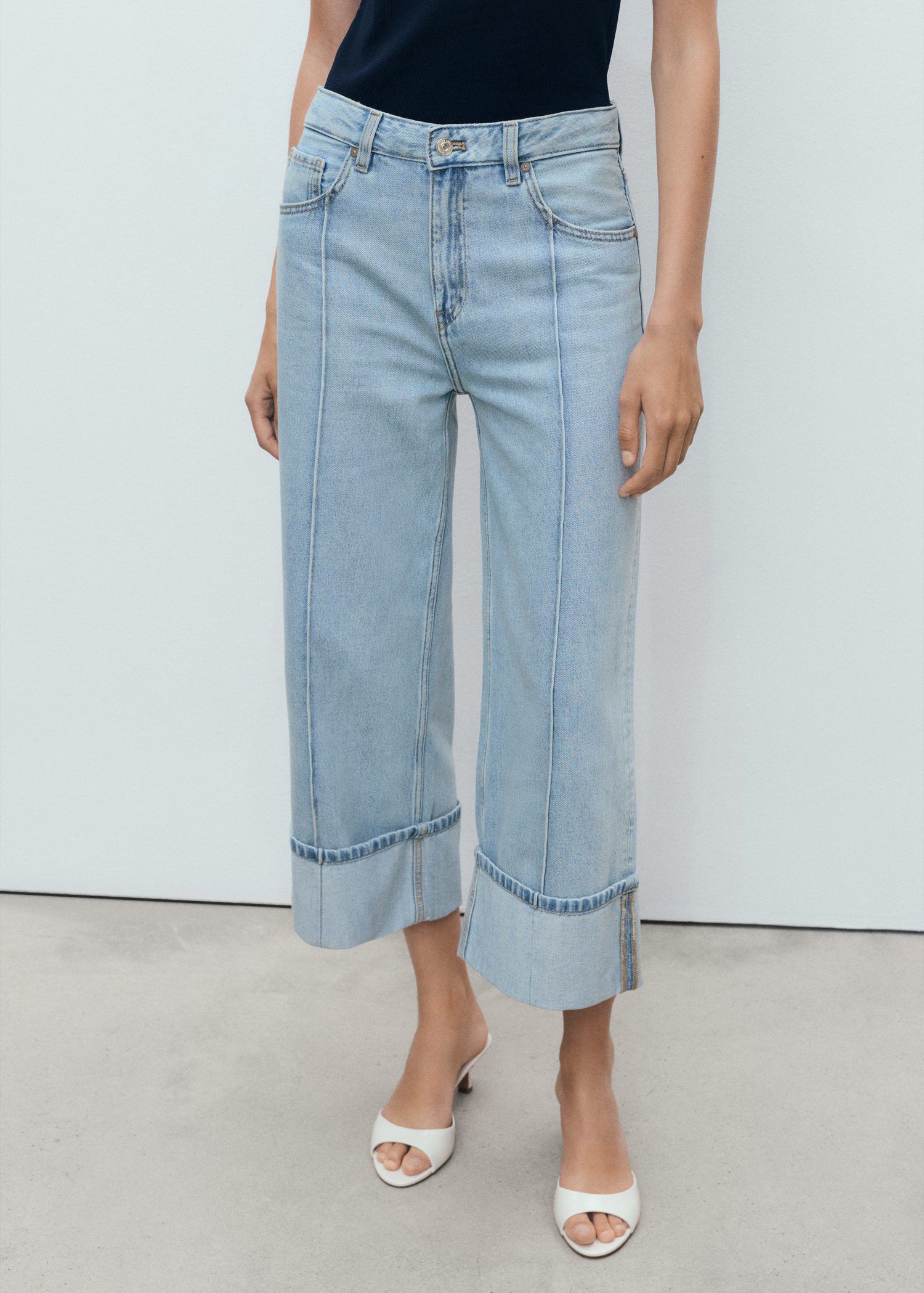 Wideleg cropped jeans with turned-u