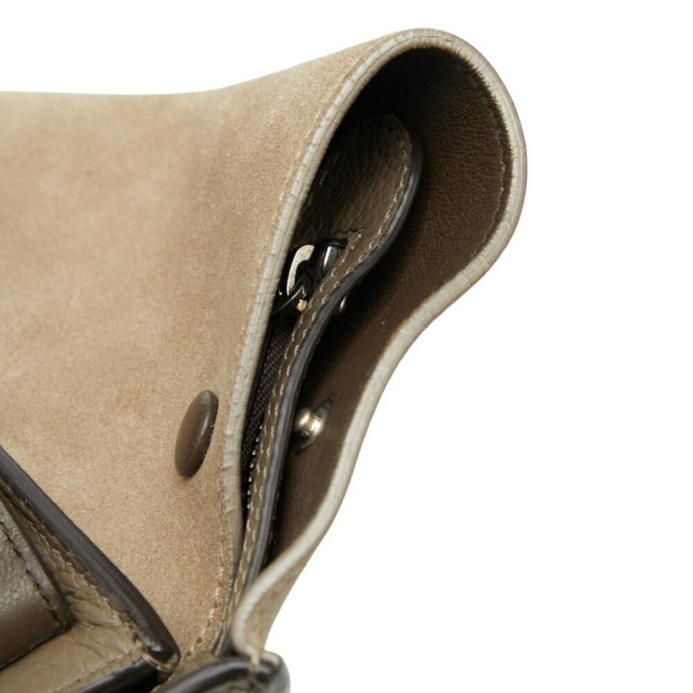 C&eacute;line Trapeze