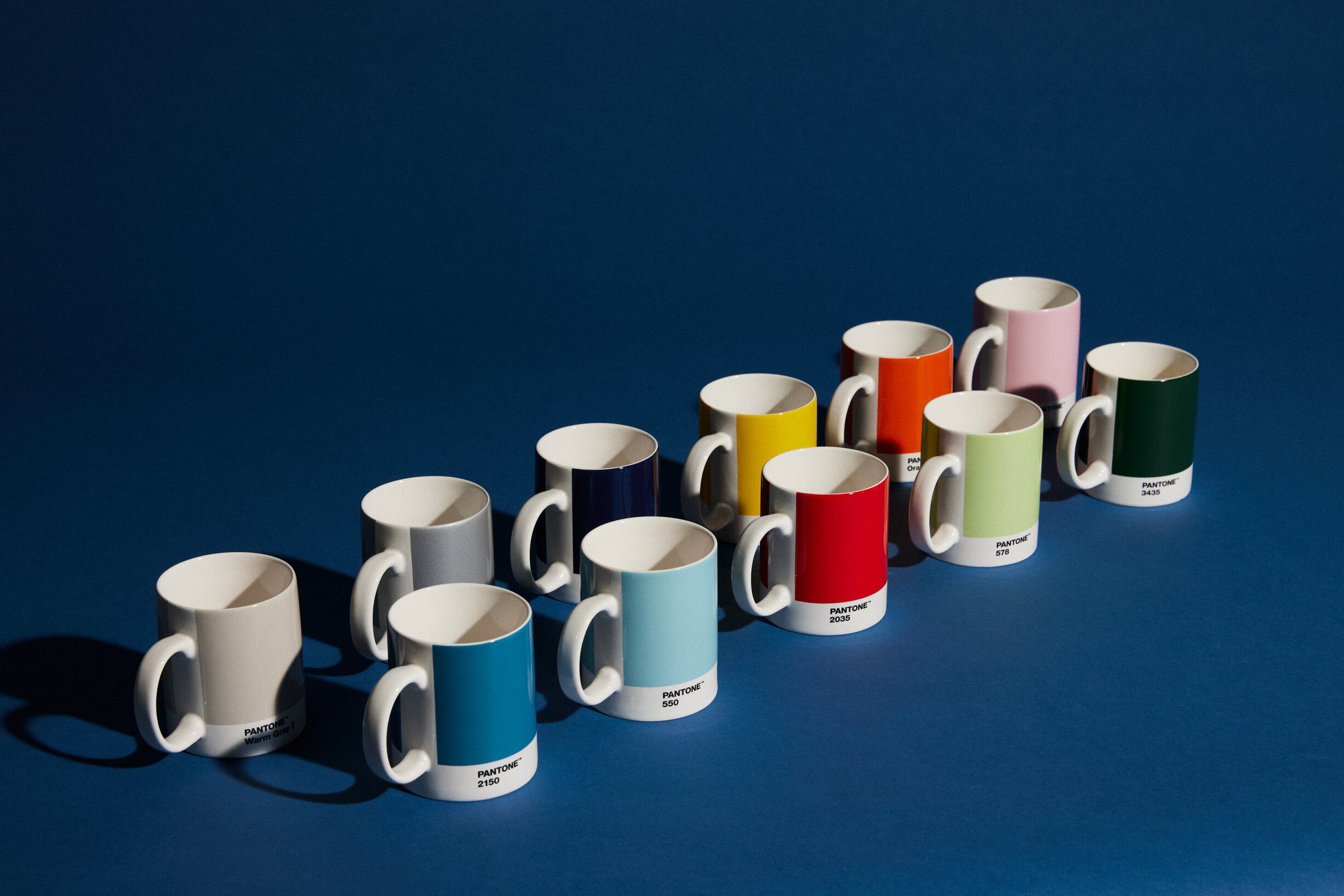 Pantone MUG Yellow 012