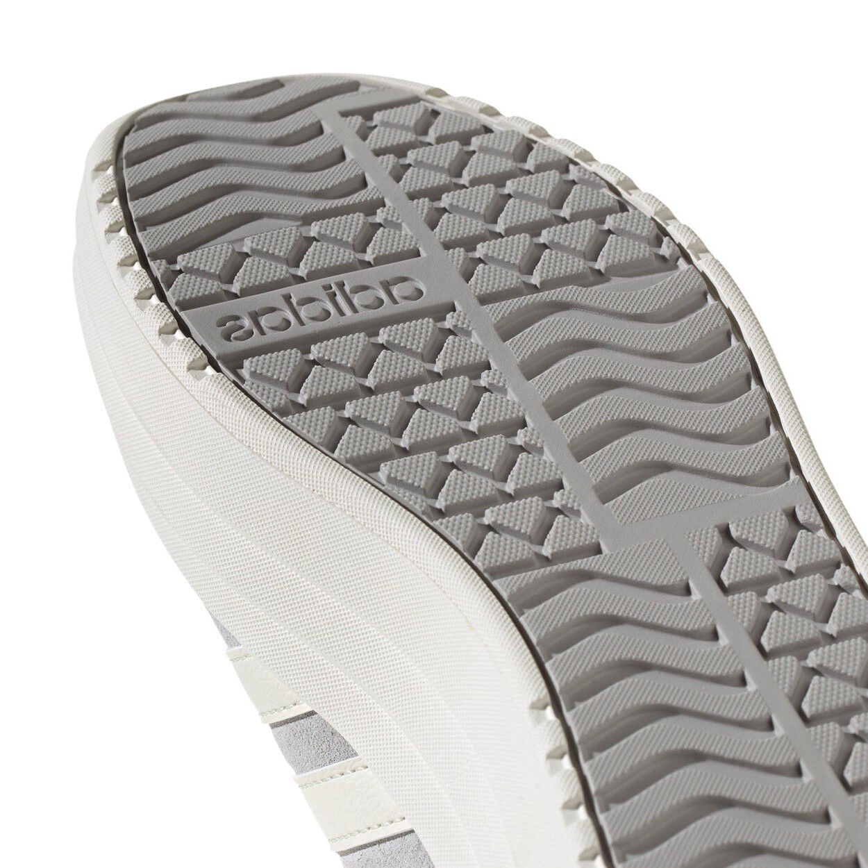 VL Court Bold Sneakers