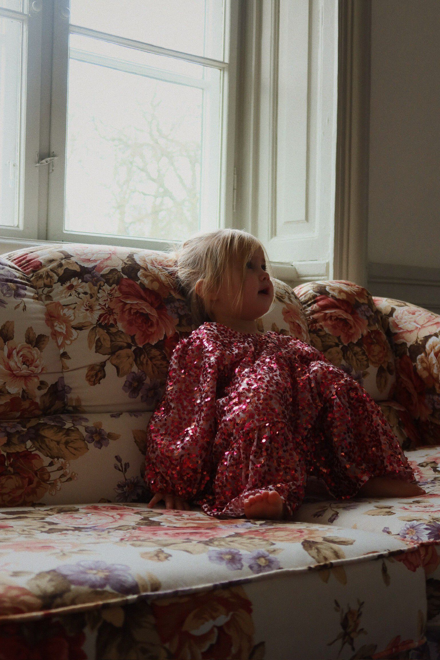 LILA SEQUINS BOW DRESS