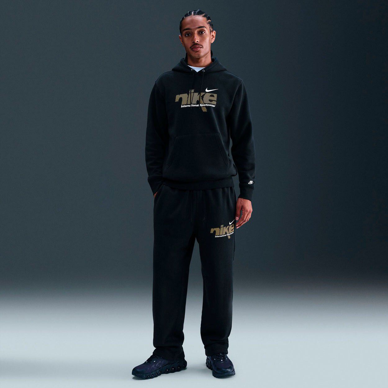 Club BB H&aelig;ttetr&oslash;je