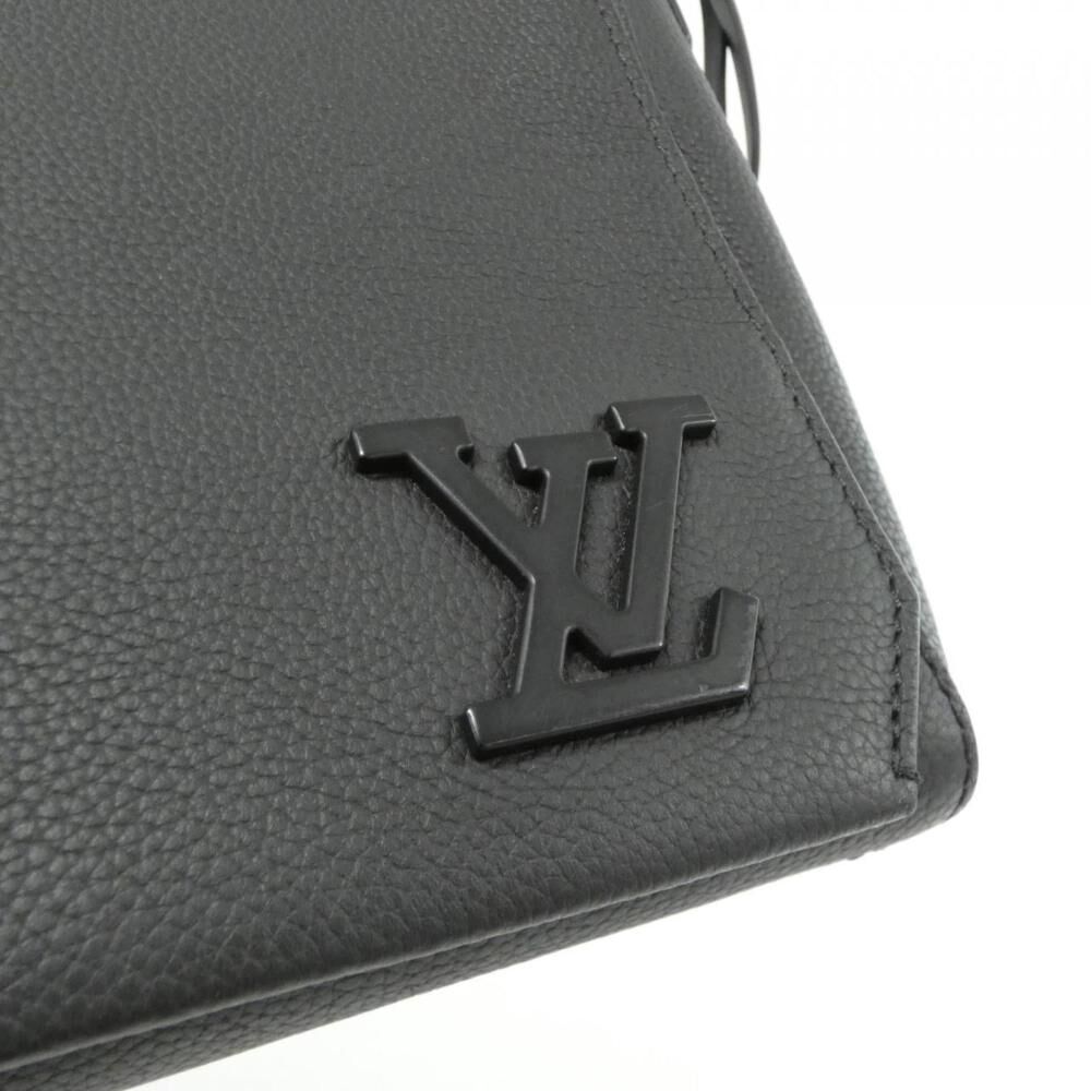 Louis Vuitton Messenger