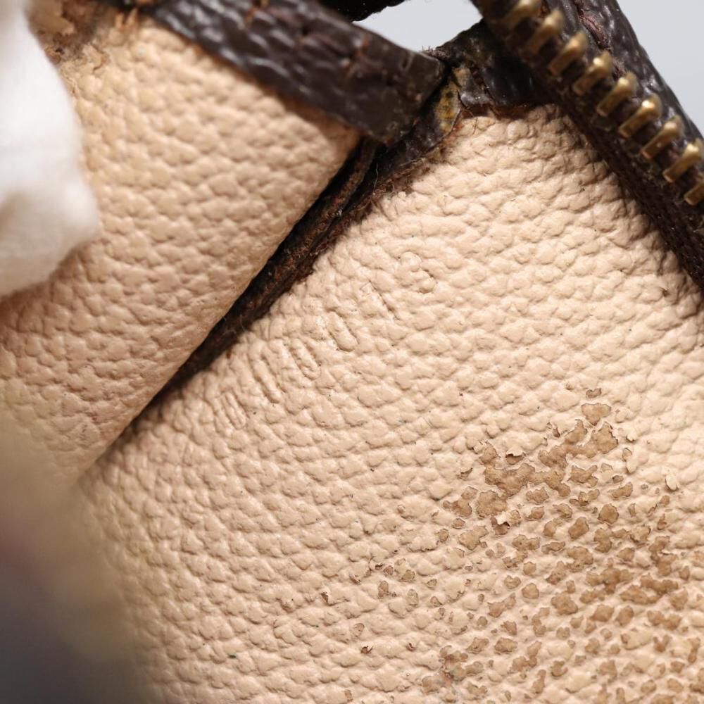 Louis Vuitton Poche Toilette