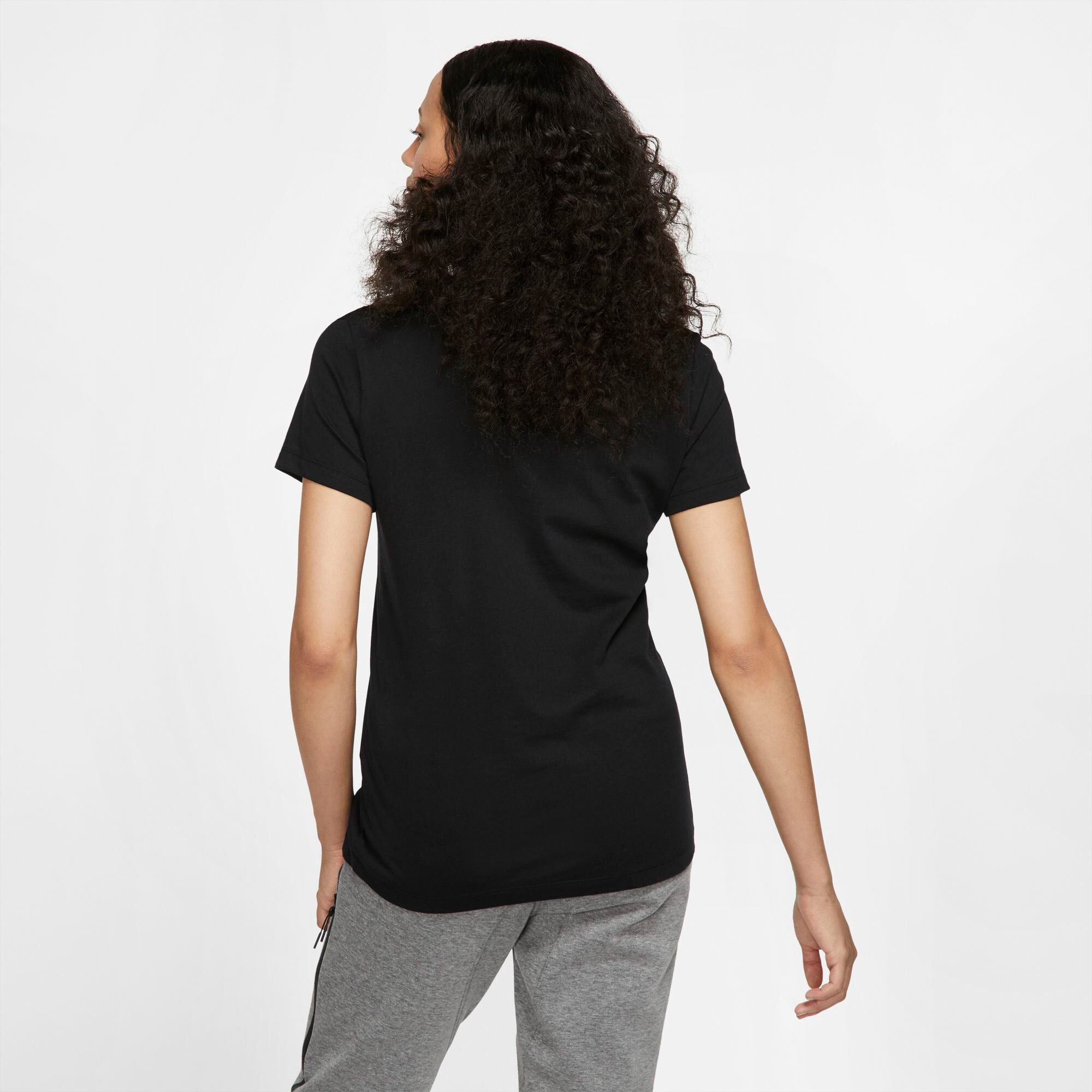 Sportswear Essential T-shirt