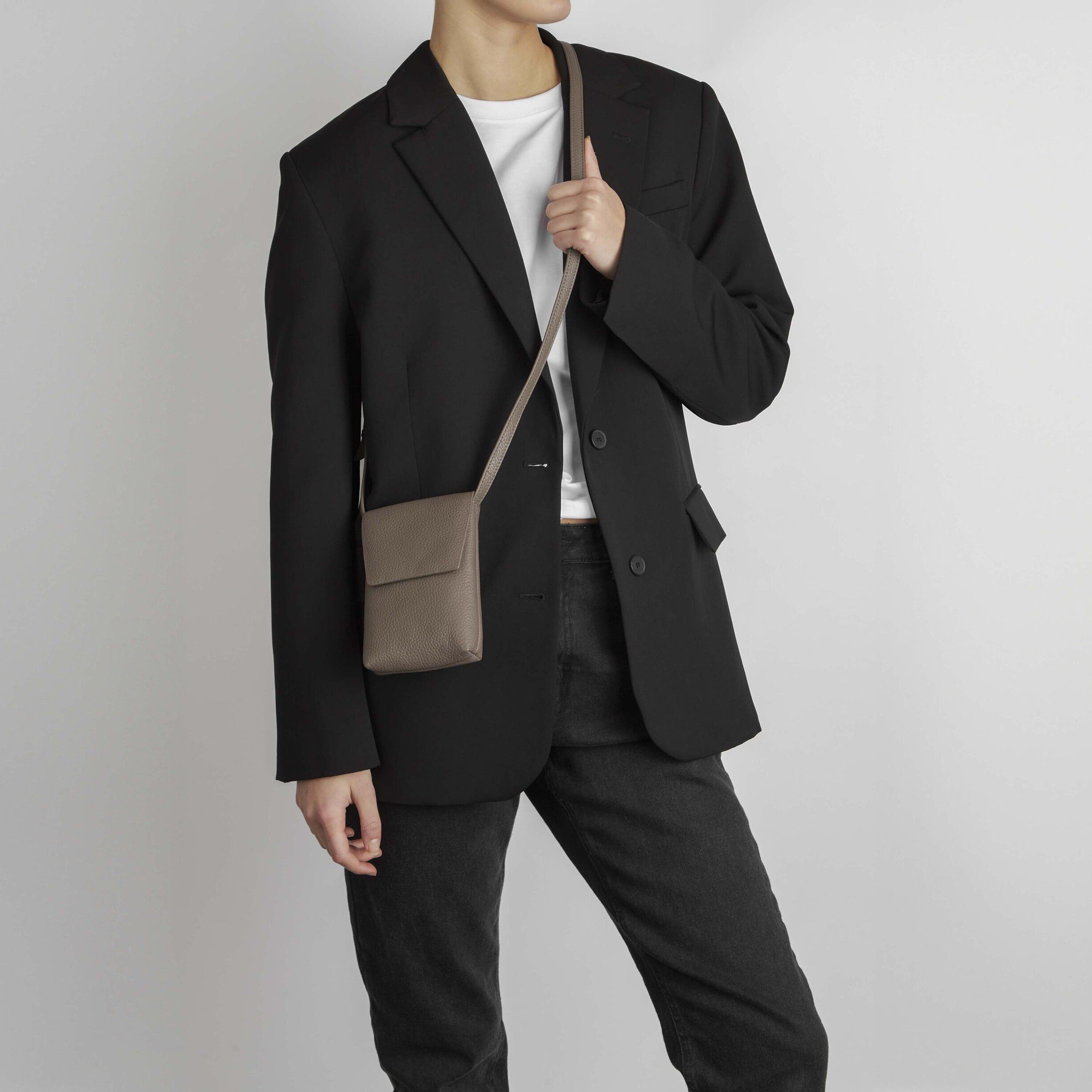 Raveambg Phone Bag, Grain