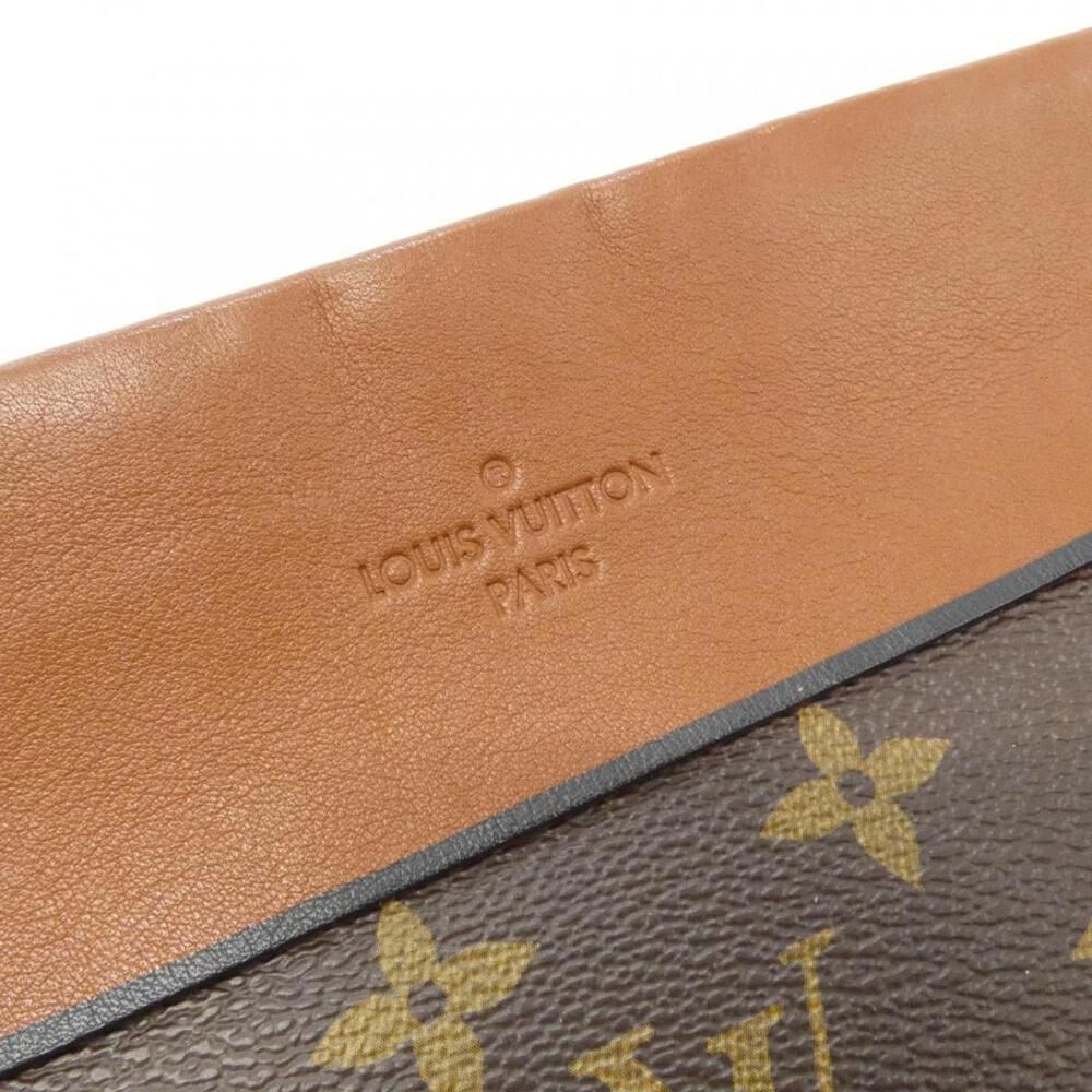 Louis Vuitton Clutch