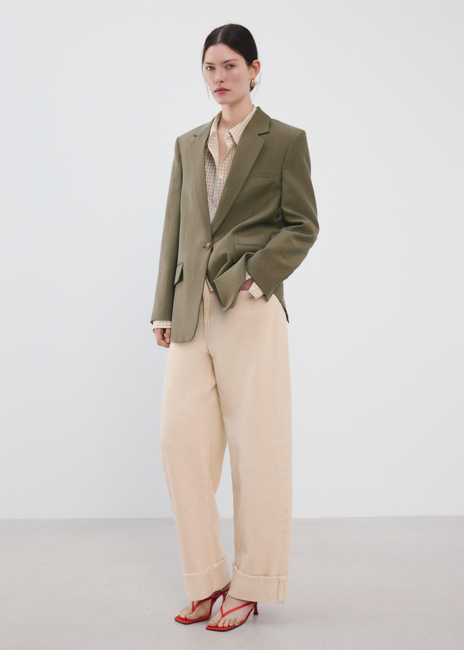 Straight suit jacket with lapel poc