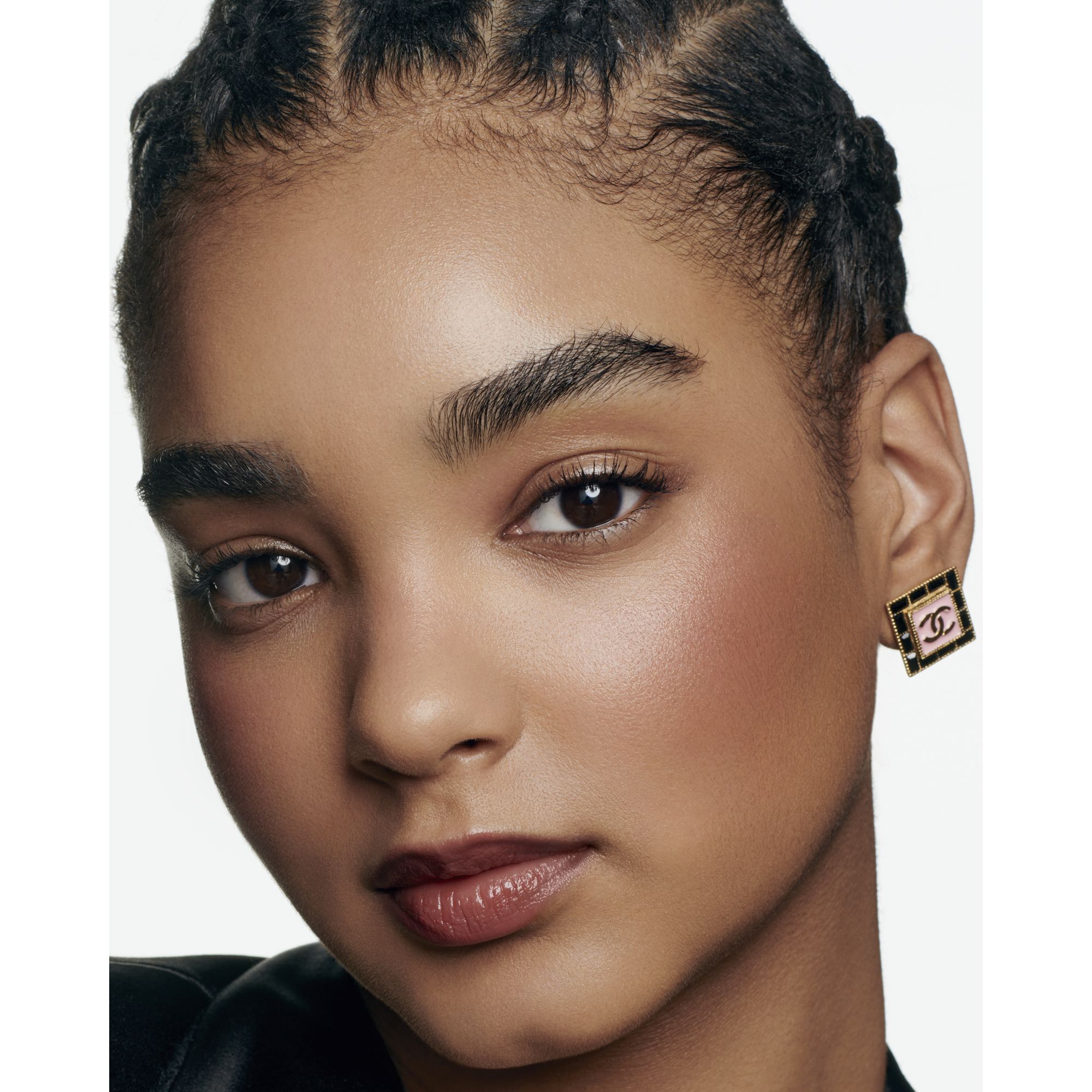 FREMH&AElig;VER FARVEN GIVER N&AElig;RING FYLDE