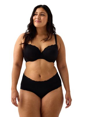 En bekv&auml;m balconette-bh med fin spe