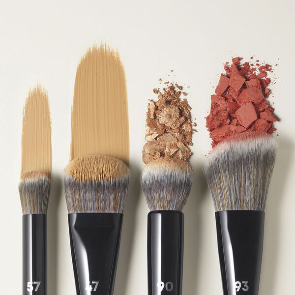 PRO FOUNDATION BRUSH 47 REVAMP-23