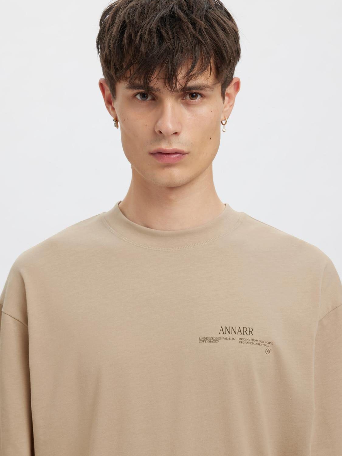 ANROKHOLM LOGO SS O-NECK TEE