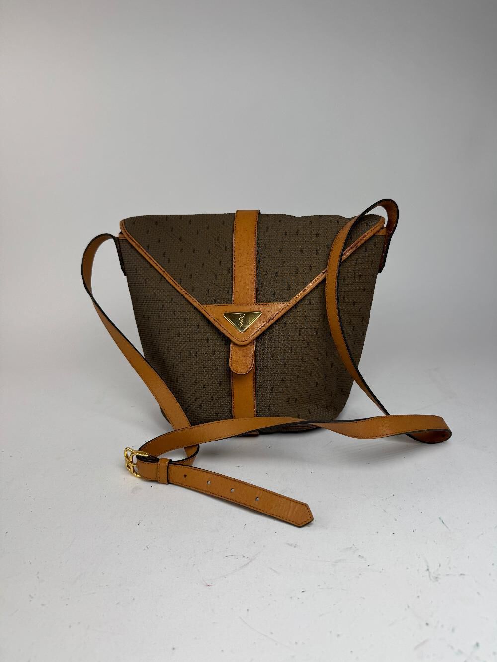 Yves Saint Laurent Shoulder Bag
