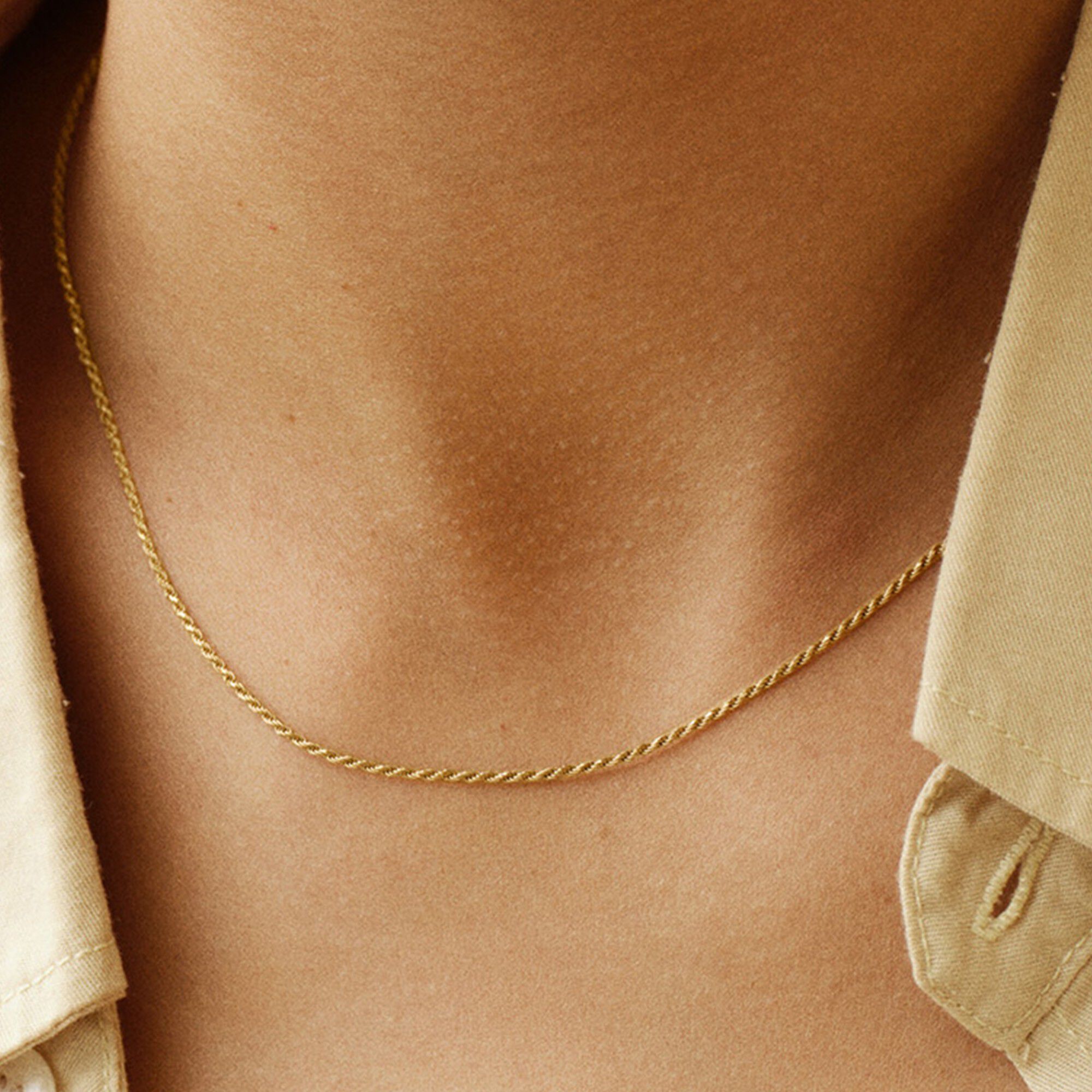 Small Twisted Sparkly Necklace