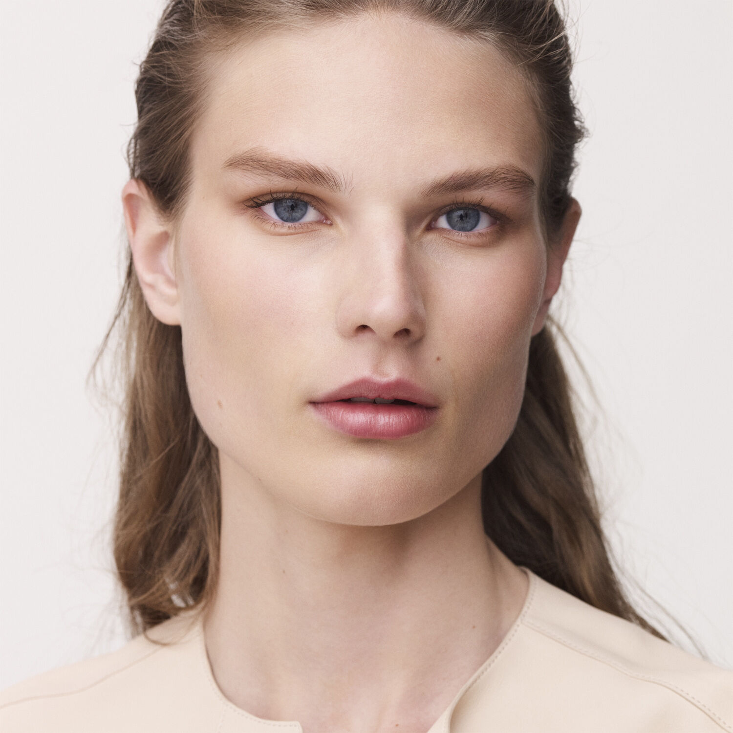 Herm&egrave;s Plein Air, Radiant matte powder, Nuage